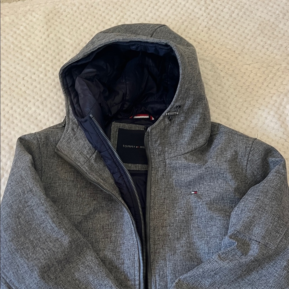 Tommy Hilfiger Men’d Gray Hooded Jacket - Picture 3 of 4